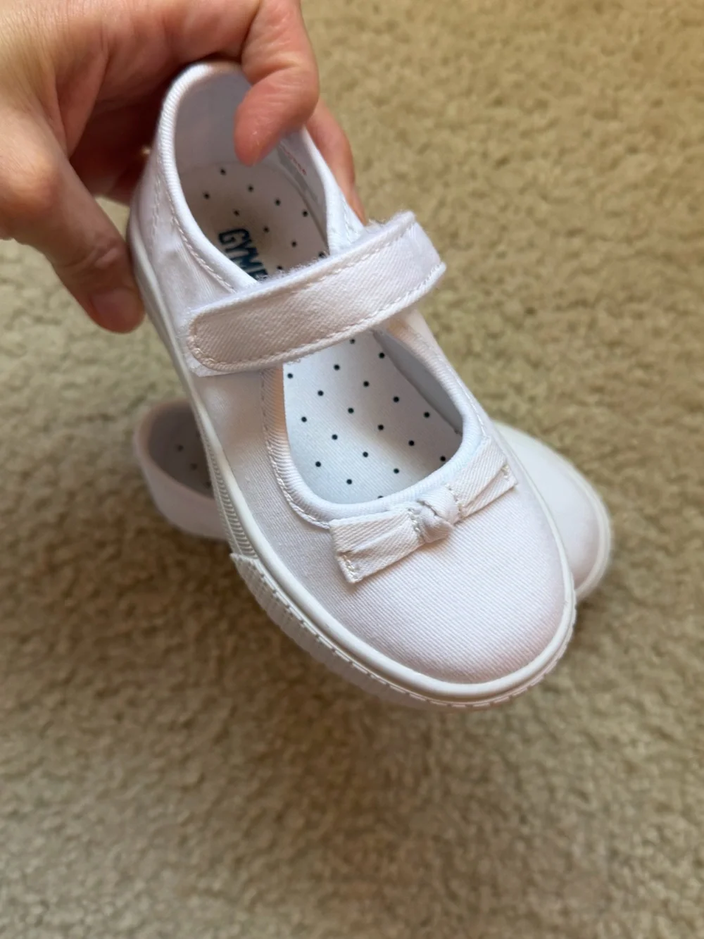 Gymboree White Bow Sneakers Size 8